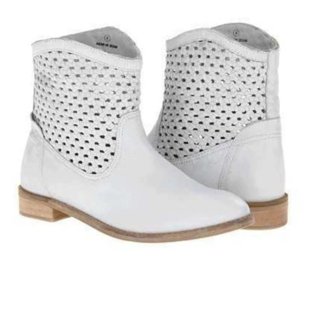Seychelles White Knock at the Door Boots